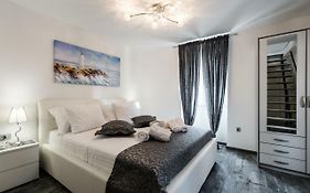 Nona Lena Studio